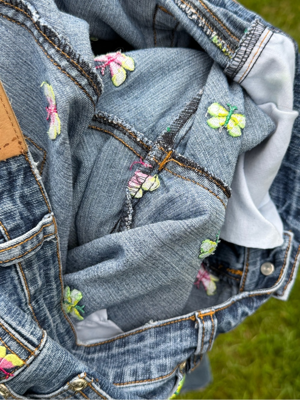 Lilly Pulitzer Light Blue Straight-Leg Jeans with Butterfly Embroidered Accents - Picture 12 of 13